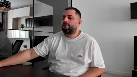 Snapshot of draven_a chatting on 01/27/25, 09:44 Draven A online show from 01/27/25, 09:44