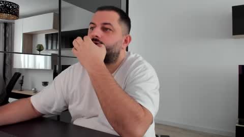 Snapshot of draven_a chatting on 01/27/25, 12:48 Draven A online show from 01/27/25, 12:48