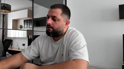 Snapshot of draven_a chatting on 02/14/25, 09:34 Draven A online show from 02/14/25, 09:34