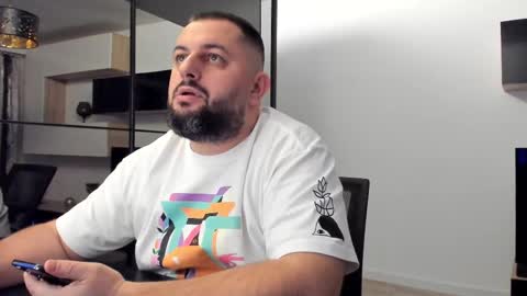 Snapshot of draven_a chatting on 02/19/25, 07:05 Draven A online show from 02/19/25, 07:05