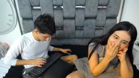 Snapshot of dravith_and_valery chatting on 02/08/25, 03:41 -- nicolle and jhon -- online show from 02/08/25, 03:41