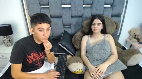 Snapshot of dravith_and_valery chatting on 02/27/25, 01:59 -- nicolle and jhon -- online show from 02/27/25, 01:59