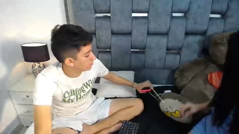 Snapshot of dravith_and_valery chatting on 03/05/25, 02:14 -- nicolle and jhon -- online show from 03/05/25, 02:14