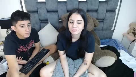 Snapshot of dravith_and_valery chatting on 03/06/25, 08:41 -- nicolle and jhon -- online show from 03/06/25, 08:41