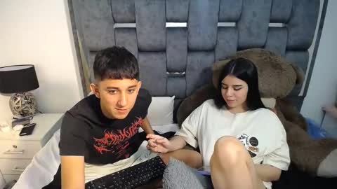 Snapshot of dravith_and_valery chatting on 03/12/25, 09:02 -- nicolle and jhon -- online show from 03/12/25, 09:02