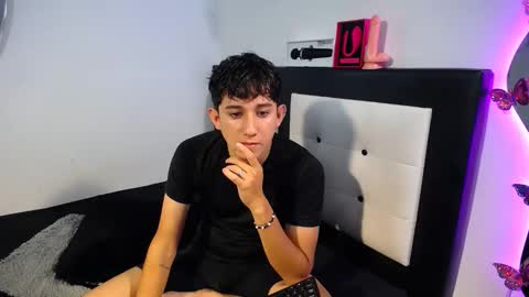 Snapshot of dravith_and_valery chatting on 10/05/25, 01:26 -- nicolle and jhon -- online show from 10/05/25, 01:26