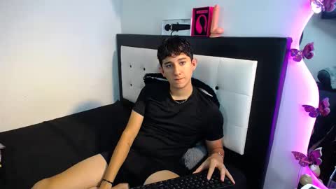 Snapshot of dravith_and_valery chatting on 10/09/25, 10:57 -- nicolle and jhon -- online show from 10/09/25, 10:57