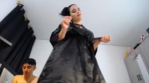 -- nicolle and jhon -- online show from 04/21/26, 10:12