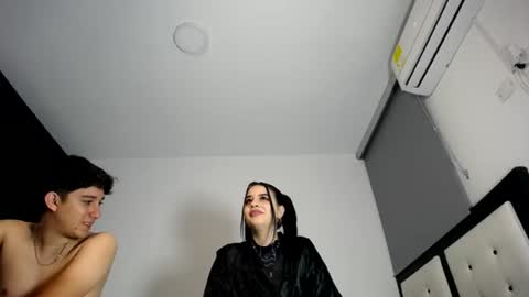 Snapshot of dravith_and_valery chatting on 06/21/26, 02:58 -- nicolle and jhon -- online show from 06/21/26, 02:58