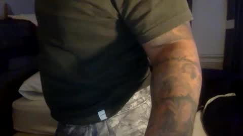 Snapshot of dre11277 chatting on 12/21/25, 03:57 dre11277 online show from 12/21/25, 03:57