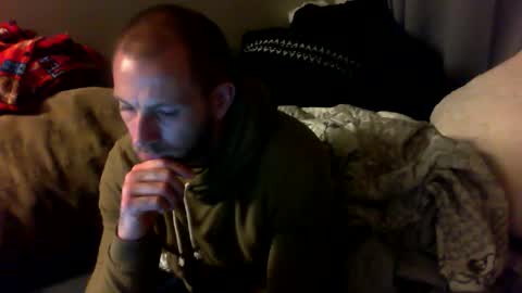 dreaded_folks online show from 12/01/25, 08:41