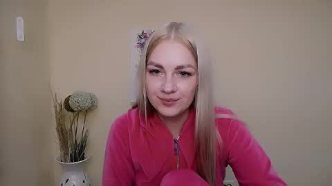 Snapshot of dream_dolly_ chatting on 09/19/25, 12:50 dream_dolly_ online show from 09/19/25, 12:50