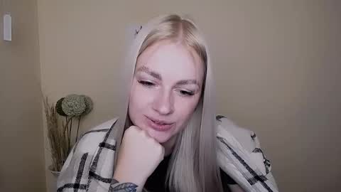 Snapshot of dream_dolly_ chatting on 09/21/25, 10:17 dream_dolly_ online show from 09/21/25, 10:17