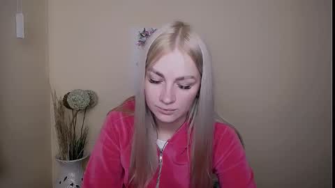 Snapshot of dream_dolly_ chatting on 09/22/25, 09:33 dream_dolly_ online show from 09/22/25, 09:33