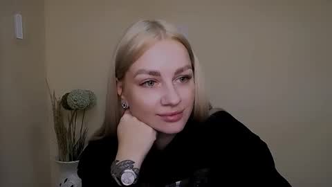 Snapshot of dream_dolly_ chatting on 09/27/25, 02:55 dream_dolly_ online show from 09/27/25, 02:55