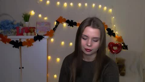 Mari online show from 10/23/25, 05:51