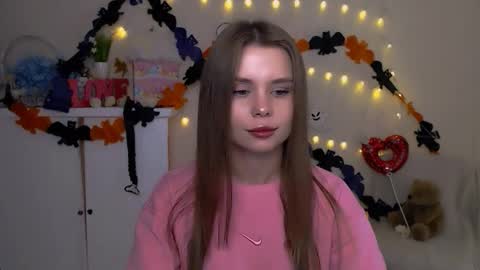 Mari online show from 10/31/25, 06:47