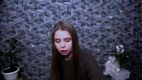 Mari online show from 11/17/25, 08:53