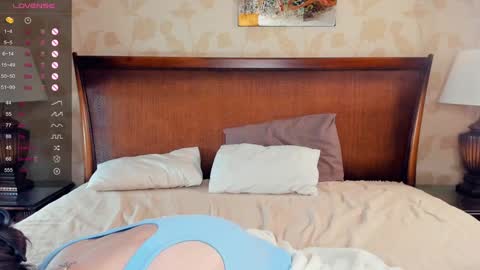 Snapshot of dream_melody chatting on 09/17/25, 07:26 Hi Im Monika Welcome to my room online show from 09/17/25, 07:26