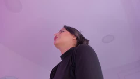 N E N A  online show from 10/21/25, 05:08