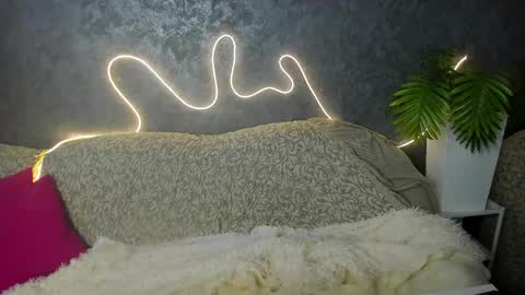 Olivia online show from 04/24/26, 02:36