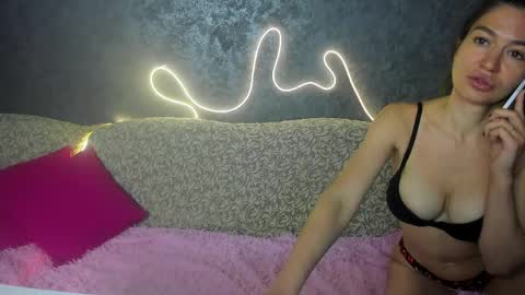 Snapshot of dream_olivia chatting on 05/20/26, 02:40 Olivia online show from 05/20/26, 02:40