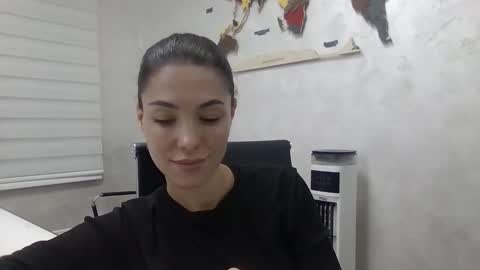 dream_petal_ online show from 02/12/26, 12:00