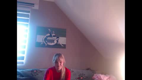 A girl online show from 12/18/24, 07:47