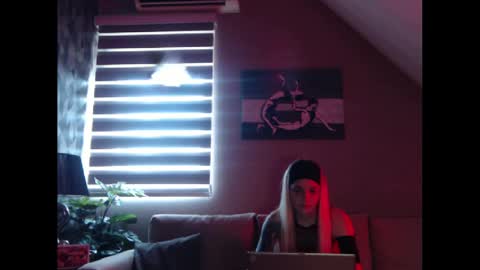 A girl online show from 02/12/25, 10:56