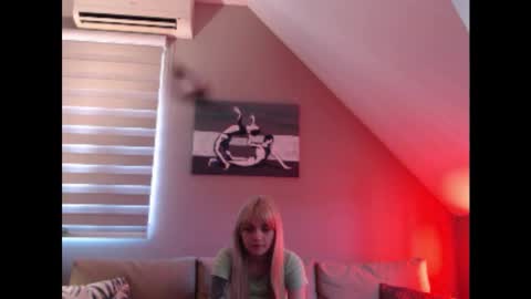 A girl online show from 03/03/25, 08:05