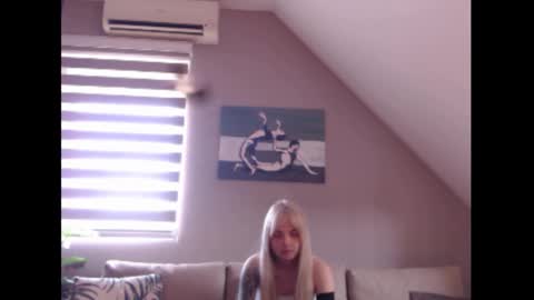 A girl online show from 03/10/25, 10:59