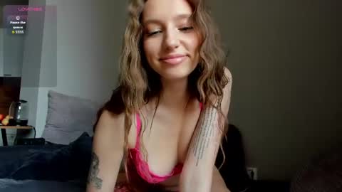 Snapshot of dreamhale chatting on 07/23/26, 10:35 Hello im Eva online show from 07/23/26, 10:35