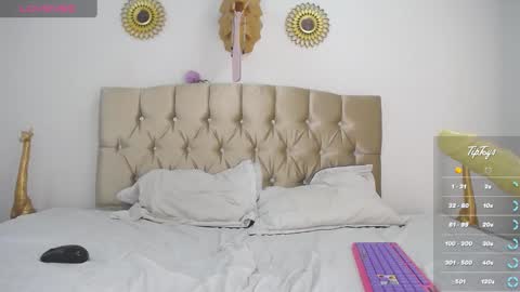 Sophia online show from 03/02/25, 07:34