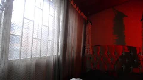 Snapshot of dreams_sophi chatting on 05/13/26, 07:33 Sophia online show from 05/13/26, 07:33