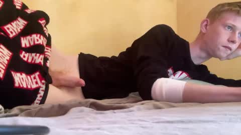 dreamy_devi1 online show from 04/19/26, 12:04