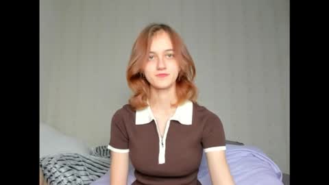 dreamy_pollyyy online show from 10/09/25, 05:00