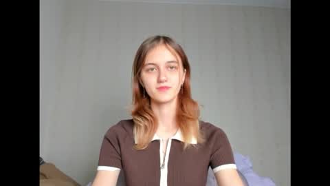 dreamy_pollyyy online show from 10/19/25, 07:25