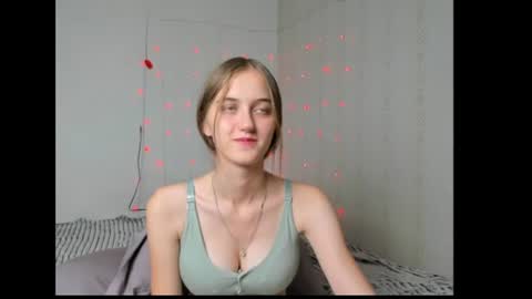 Snapshot of dreamy_pollyyy chatting on 07/04/26, 12:28 dreamy_pollyyy online show from 07/04/26, 12:28