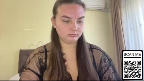 Mila online show from 09/18/25, 07:10