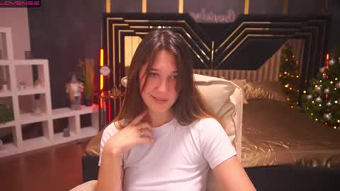 Snapshot of dreamylinaaa chatting on 12/09/24, 10:32 Lina online show from 12/09/24, 10:32