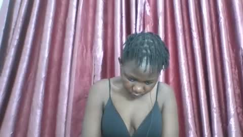 Snapshot of dreamylyne chatting on 09/08/25, 06:07 MERCY online show from 09/08/25, 06:07