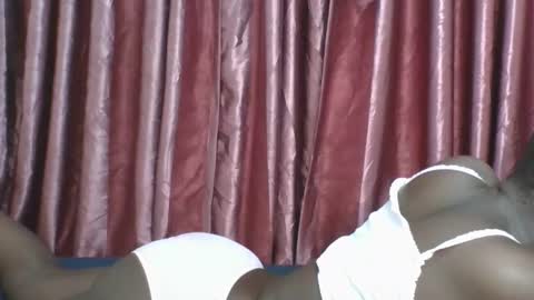 Snapshot of dreamylyne chatting on 09/09/25, 11:15 MERCY online show from 09/09/25, 11:15