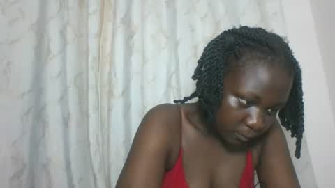 Snapshot of dreamylyne chatting on 10/14/25, 09:10 MERCY online show from 10/14/25, 09:10