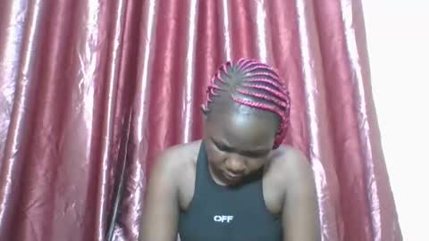 Snapshot of dreamylyne chatting on 10/19/25, 11:33 MERCY online show from 10/19/25, 11:33