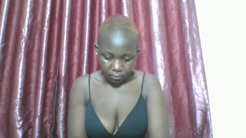 Snapshot of dreamylyne chatting on 11/17/25, 10:10 MERCY online show from 11/17/25, 10:10