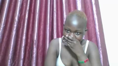 Snapshot of dreamylyne chatting on 11/20/25, 06:29 MERCY online show from 11/20/25, 06:29