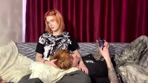 Snapshot of dreamypair chatting on 04/16/26, 08:26 Elena and Nikolai online show from 04/16/26, 08:26