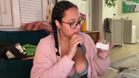 RIRI OR DREAMY online show from 01/23/25, 03:37