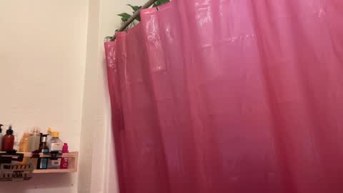 RIRI OR DREAMY online show from 02/12/25, 05:58