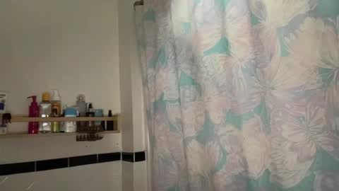 RIRI OR DREAMY online show from 09/30/25, 04:23